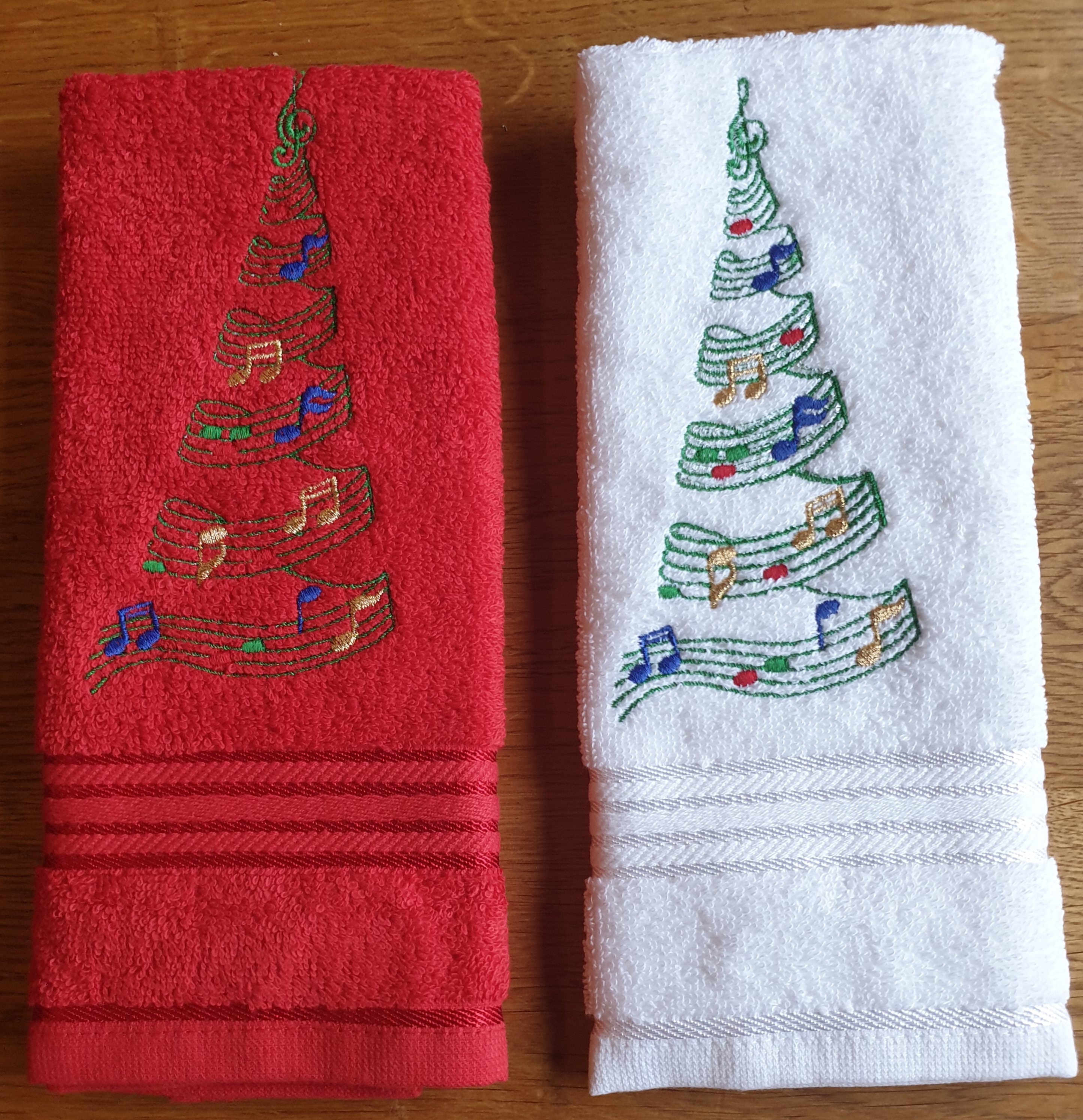 Kerstcadeau-handdoekje-kerstboom-muzieknoten.jpg